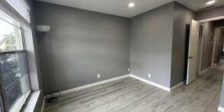 Renovated 2/2 Villa with Fenced in Backyard Gallery 9