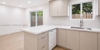 82 SW 3rd Ct Gallery 3