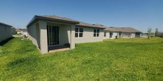 4-Bedroom, 2.-Bathroom in Winter Haven Gallery 24