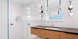 215-A Molino Ave . Gallery 15