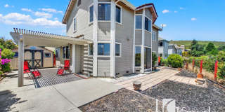 Sunlit 3 Bed Glen Cove Home Gallery 32