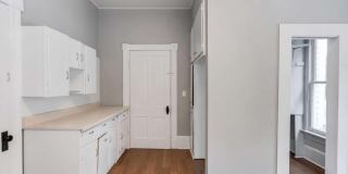 227 Alcovy Street Gallery 11