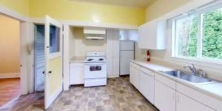 4 Bedroom 1 Bath Home near WWU Gallery 1