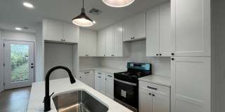 2239 Burnet St Gallery 10