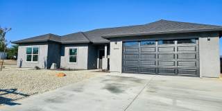 Almost New 3-Bedroom House with Lots of Upgrades Near Keswick Dam! Gallery 1