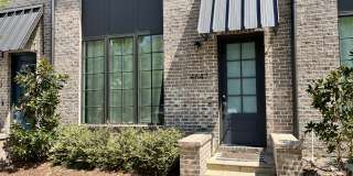 4647 Broadwick Street Gallery 1