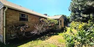 Sprawling 3 or 4-Bedroom House for Rent in a Great Wenatchee Neighborhood! W/D Included! Gallery 32