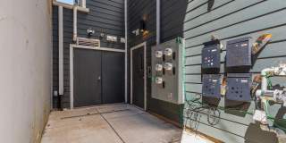 1142 CREASE Street Gallery 14