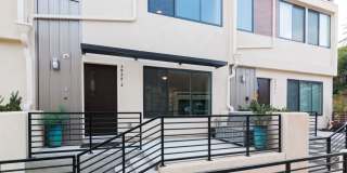 Luxury Townhome Centrally Located in Silverlake! Gallery 3