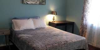 Short term, turnkey furnished, 2 bedroom, 2 bathroom condo in convenient Bradenton location. Gallery 8