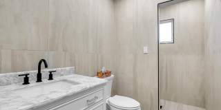 455 W Lincoln Avenue Gallery 32