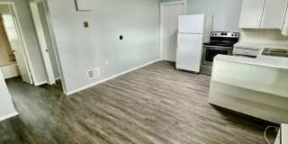 NICE Ground Floor 1BR/1BA Zephyrhills Duplex Apt. NO APP FEE! Gallery 1