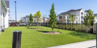 The Hadley Gallery 27