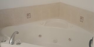 WALK TO BEACH, 3 BEDROOM 2 CAR GARAGE HOME!!! CLOSE TO EVERYTHING! Gallery 6