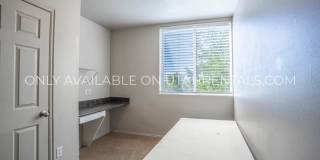 884 E 700 N Gallery 17