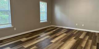 681 LAKE STONE Circle Gallery 10