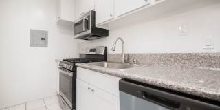 15925 Victory Blvd. Gallery 13