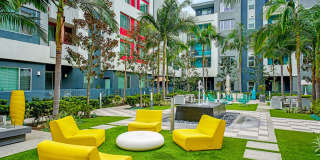 Nineteen 01 Gallery 41