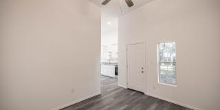415 W 7th Street Gallery 4