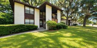 Desirable 2 beds/1.5 bath unit in Orange Park Gallery 1