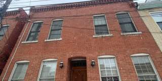 Spacious 4 Bedroom House in Southside Flats! Gallery 1