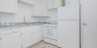 Country Club Apartments Gallery 3