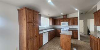 4 Bedrooms in Hansen Tract Gallery 1