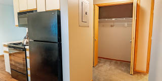 Plymouth Square at 37th Apartments Gallery 8