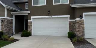 Beautiful Riverton Townhome for rent! Gallery 1