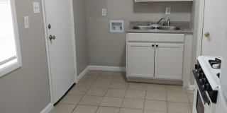 Charming 2 bedroom 1 bathroom  Apartment Gallery 4