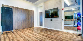 Elevate Lincoln Park Apartments Gallery 14