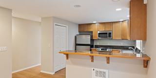 Spacious Greenwood Townhome - New Paint, Carpet and Water Heater!! Gallery 9