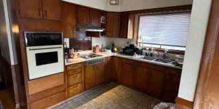 2945 N Oakland Gallery 1