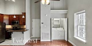 2418 East Franklin Street Gallery 5