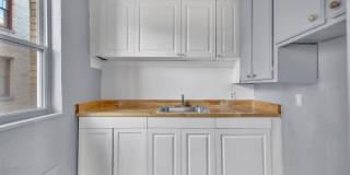 MANDERSON 17701 - R - BOSTON EDISON TOWERS LLC - 17701 MANDERSON DETROIT, MI 48230 Gallery 22