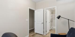 Stylish 3bd 3.5bath townhome for rent in the highly desirable Vermillion Gallery 6
