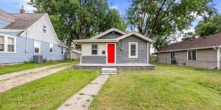 3 Bedroom 1 Bath 2 Stall Detached Garage Gallery 1