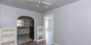 821 South Travis Street - 2 Gallery 10