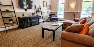 Plymouth Square at 37th Apartments Gallery 16