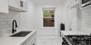 5038-5041 North Sheridan Rd. Gallery 7