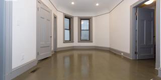 3 bed steps from Berklee Gallery 5