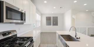 Summerlin Beauty With Bed and Bath On 1st Floor Gallery 22
