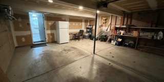 Beautifully remodeled 3 bedroom, 2.5 bath, 2 car garage Gallery 42