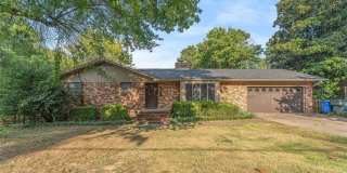 476 N Oliver Avenue Gallery 1