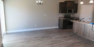 Move-In Discount - 3 bedroom, 2.5 bath - Heart of Cedar City! Gallery 6