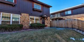 South Denver, 2 bed 2.5 bath Townhome, 2 Car Parking, Close to Light Rail Gallery 3