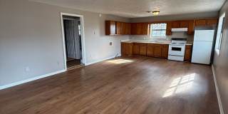 2 BD 1 BA HOUSE - Fresh paint and new floor throughout! Gallery 1