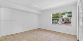 240 NW 107th Ave Gallery 18