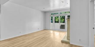 2222 BEACHWOOD Dr Gallery 15