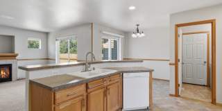 3bd/2.5ba Everett Home Gallery 9